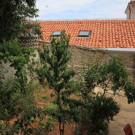 Apartments And Rooms With Parking Space Mali Lošinj Exterior foto