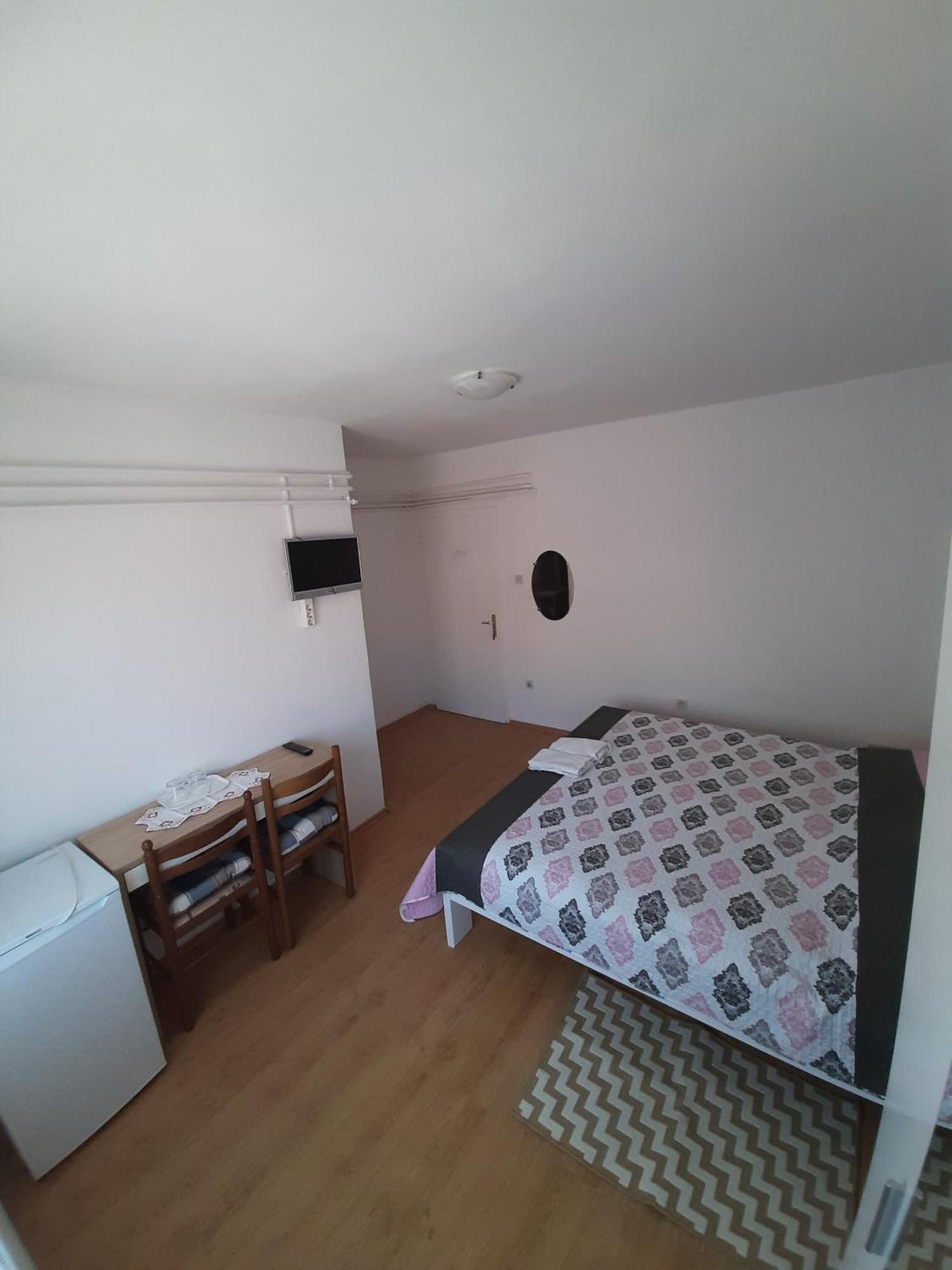 Apartments And Rooms With Parking Space Mali Lošinj Quarto foto