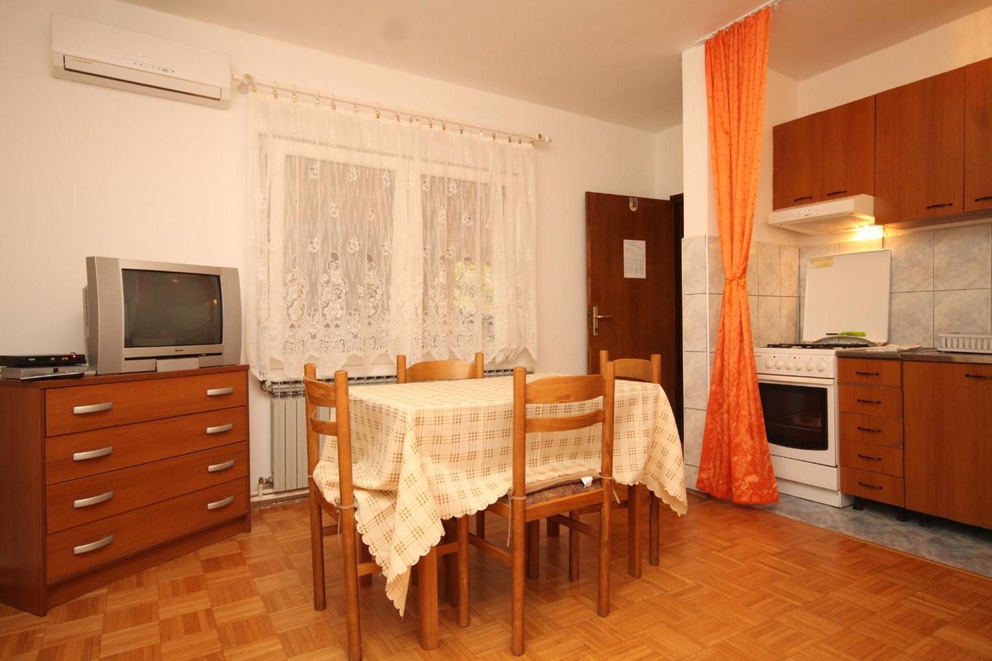 Apartments And Rooms With Parking Space Mali Lošinj Quarto foto